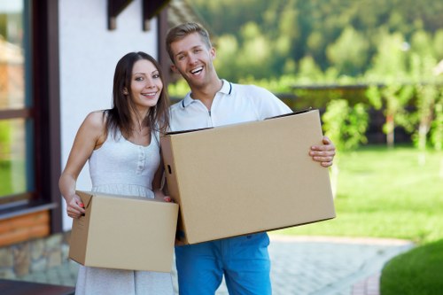 Packing and unpacking support for residential and business customers in Enfield