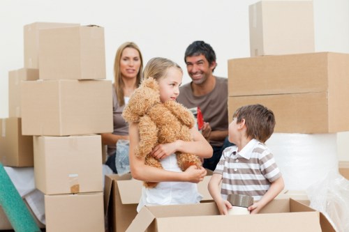 Furniture pick-up and single-item collection service for local deliveries